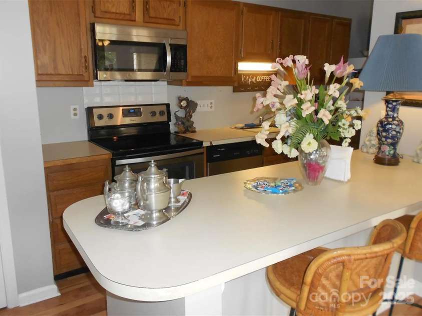 6148 Meadow Rose Lane, Charlotte, NC 28215.  MLS# CAR4273521, YatesRealty ID 26693. 
