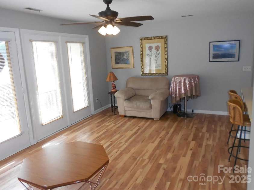 6148 Meadow Rose Lane, Charlotte, NC 28215.  MLS# CAR4273521, YatesRealty ID 26693. 