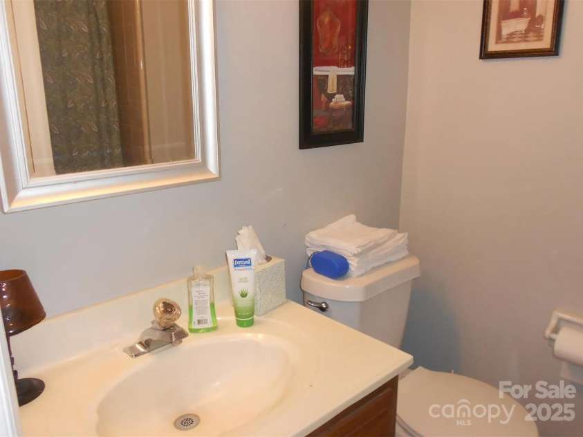 6148 Meadow Rose Lane, Charlotte, NC 28215.  MLS# CAR4273521, YatesRealty ID 26693. 