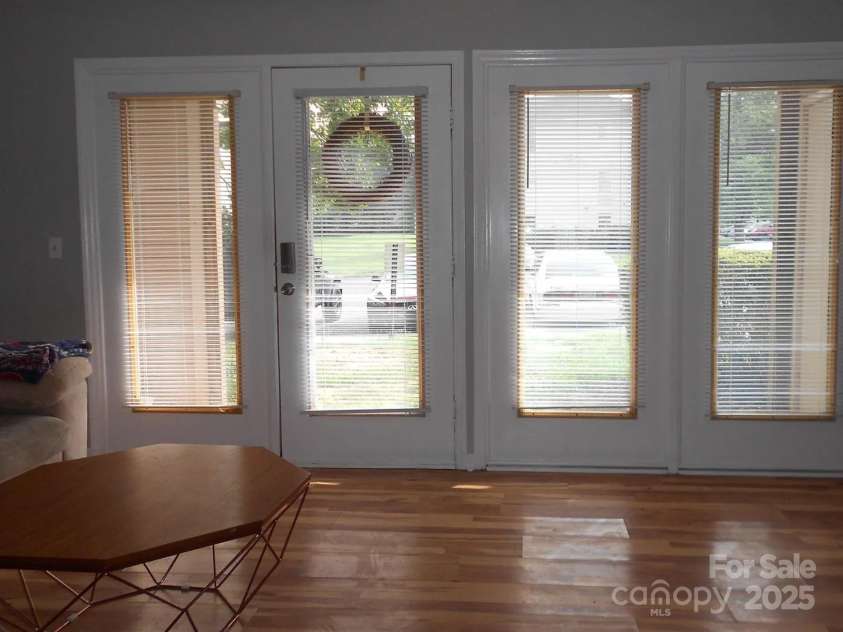 6148 Meadow Rose Lane, Charlotte, NC 28215.  MLS# CAR4273521, YatesRealty ID 26693. 