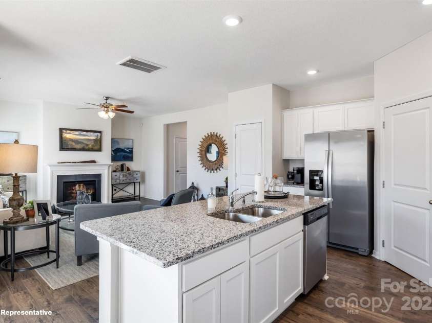 12129 Lady Bell Drive, Charlotte, NC 28278.  MLS# CAR4272565, YatesRealty ID 26694. 