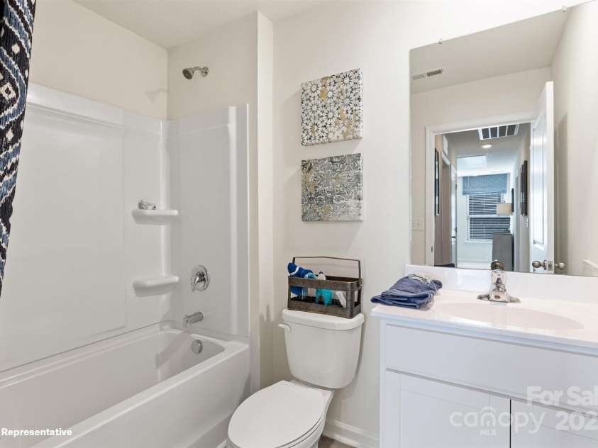 12129 Lady Bell Drive, Charlotte, NC 28278.  MLS# CAR4272565, YatesRealty ID 26694. 