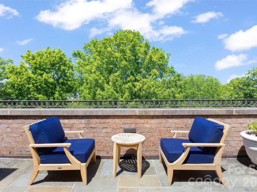 182 Cherokee Road, Charlotte, NC 28207.  MLS# CAR4387079, YatesRealty ID 26694. 