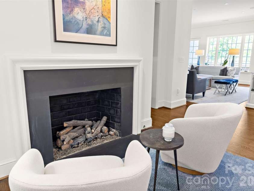 182 Cherokee Road, Charlotte, NC 28207.  MLS# CAR4387079, YatesRealty ID 26694. 