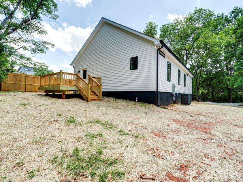 232 Brumley Road, Mooresville, NC 28115.  MLS# CAR4384166, YatesRealty ID 26695. 