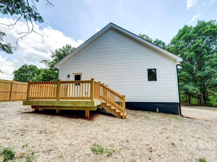 232 Brumley Road, Mooresville, NC 28115.  MLS# CAR4384166, YatesRealty ID 26695. 