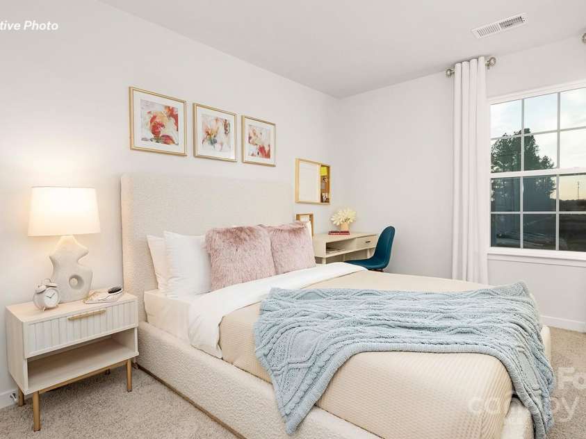 12141 lady bell Drive, Charlotte, NC 28278.  MLS# CAR4279975, YatesRealty ID 26696. 