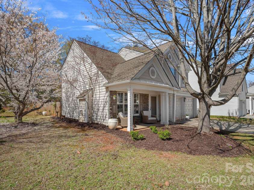 19917 Marina Village Drive, Cornelius, NC 28031.  MLS# CAR4384633, YatesRealty ID 26696. 