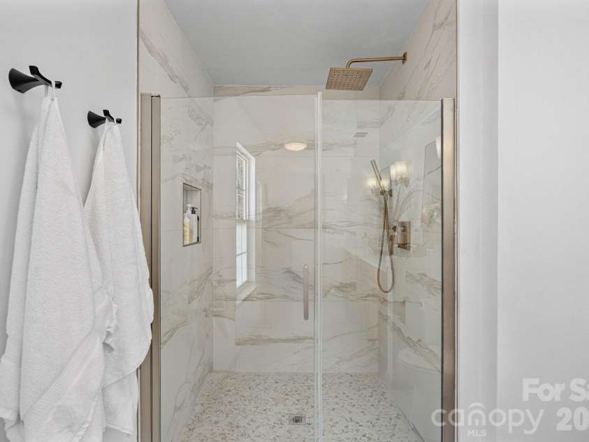 19917 Marina Village Drive, Cornelius, NC 28031.  MLS# CAR4384633, YatesRealty ID 26696. 
