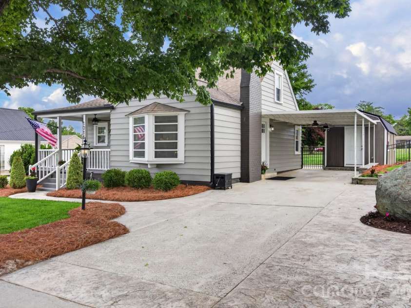 1016 Raney Street, Salisbury, NC 28146.  MLS# CAR4386876, YatesRealty ID 26698. 