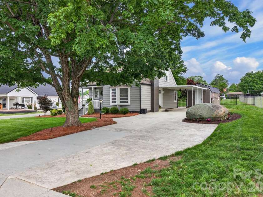 1016 Raney Street, Salisbury, NC 28146.  MLS# CAR4386876, YatesRealty ID 26698. 