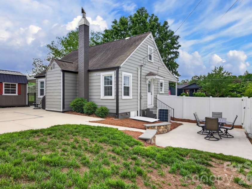 1016 Raney Street, Salisbury, NC 28146.  MLS# CAR4386876, YatesRealty ID 26698. 