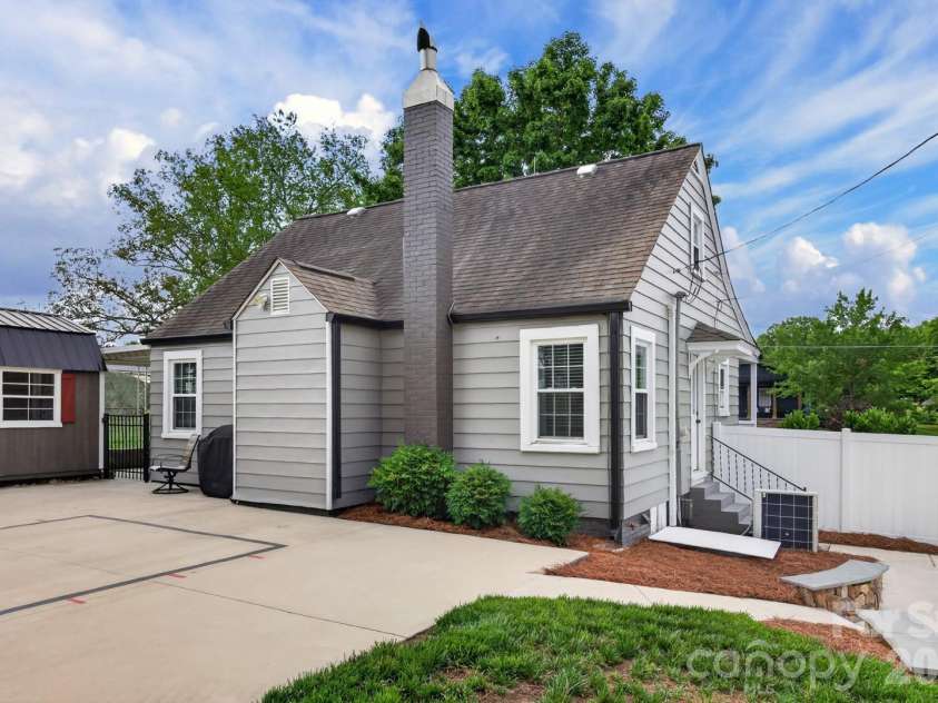 1016 Raney Street, Salisbury, NC 28146.  MLS# CAR4386876, YatesRealty ID 26698. 
