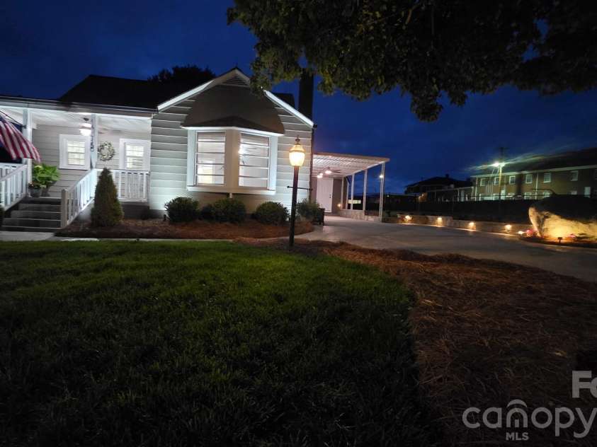 1016 Raney Street, Salisbury, NC 28146.  MLS# CAR4386876, YatesRealty ID 26698. 