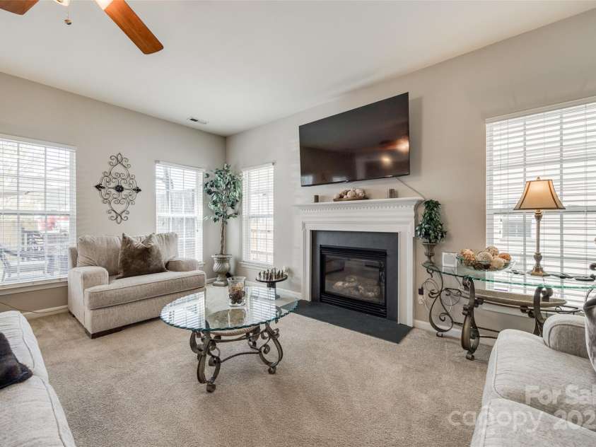 15613 Troubadour Lane, Huntersville, NC 28078.  MLS# CAR4245740, YatesRealty ID 26698. 