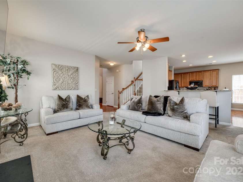 15613 Troubadour Lane, Huntersville, NC 28078.  MLS# CAR4245740, YatesRealty ID 26698. 