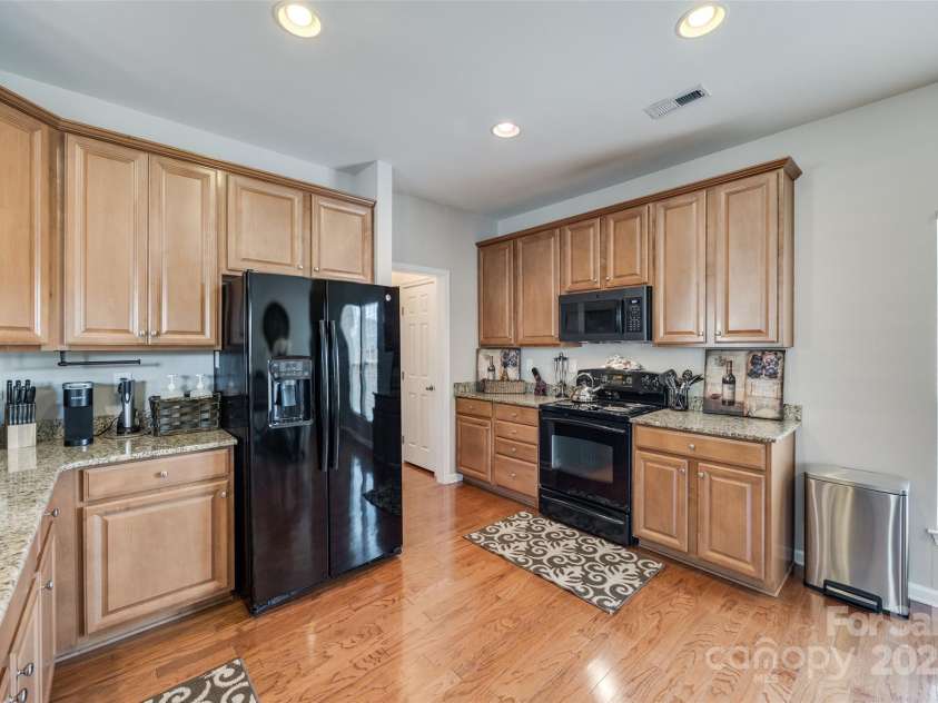 15613 Troubadour Lane, Huntersville, NC 28078.  MLS# CAR4245740, YatesRealty ID 26698. 