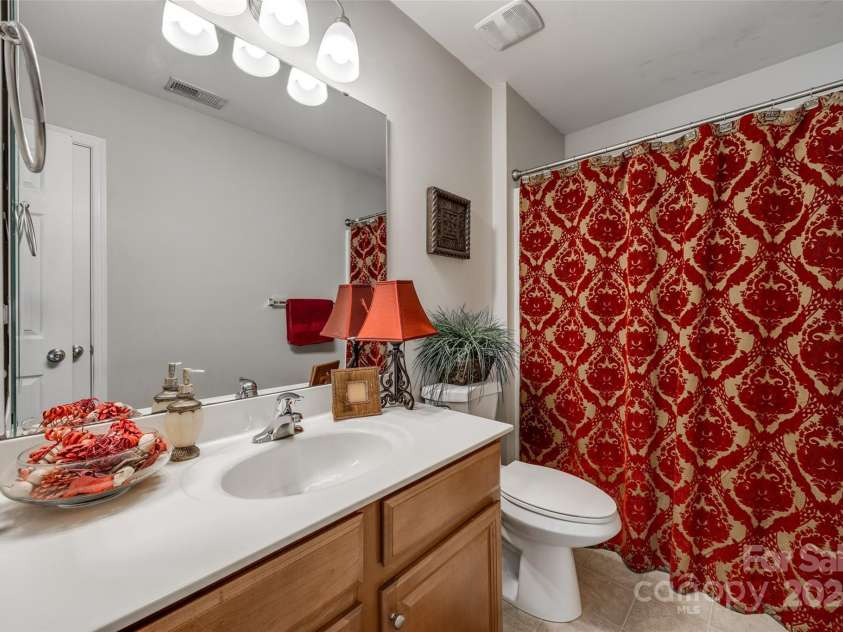 15613 Troubadour Lane, Huntersville, NC 28078.  MLS# CAR4245740, YatesRealty ID 26698. 