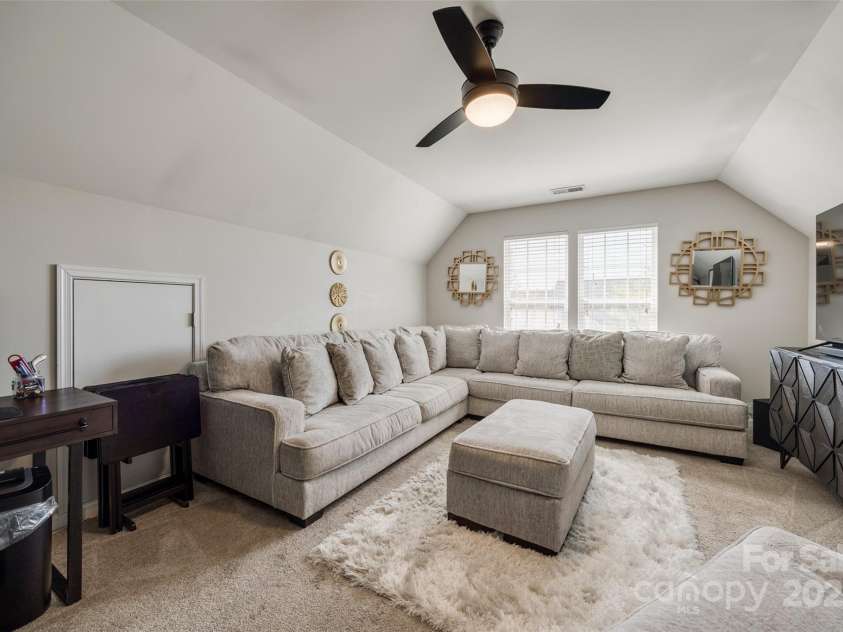 15613 Troubadour Lane, Huntersville, NC 28078.  MLS# CAR4245740, YatesRealty ID 26698. 