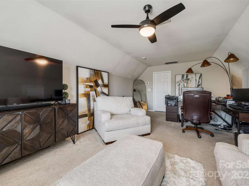 15613 Troubadour Lane, Huntersville, NC 28078.  MLS# CAR4245740, YatesRealty ID 26698. 