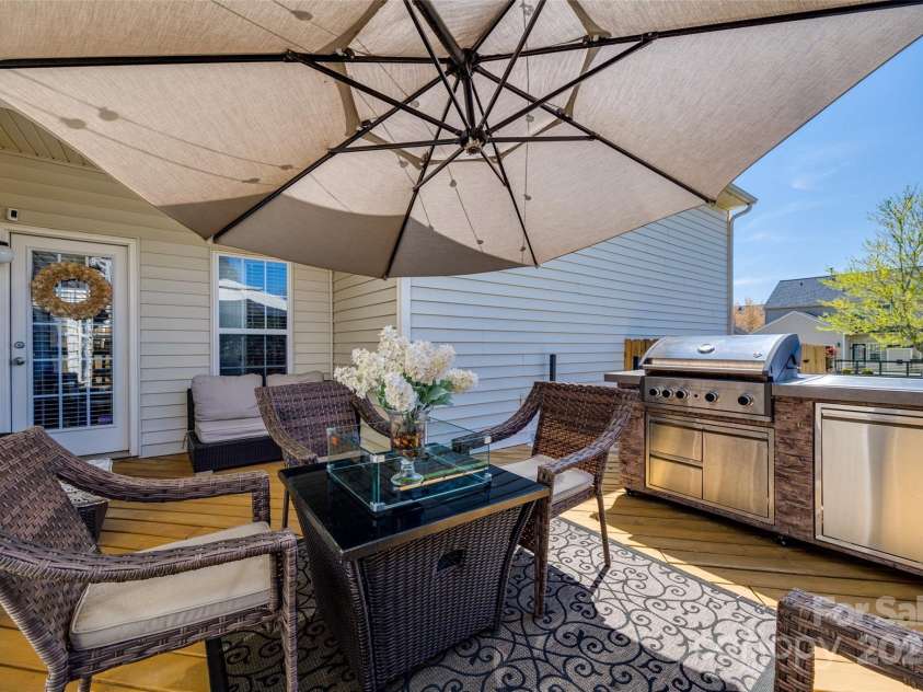 15613 Troubadour Lane, Huntersville, NC 28078.  MLS# CAR4245740, YatesRealty ID 26698. 