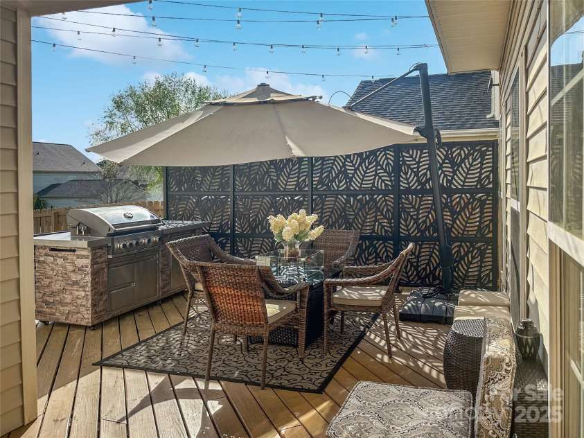 15613 Troubadour Lane, Huntersville, NC 28078.  MLS# CAR4245740, YatesRealty ID 26698. 