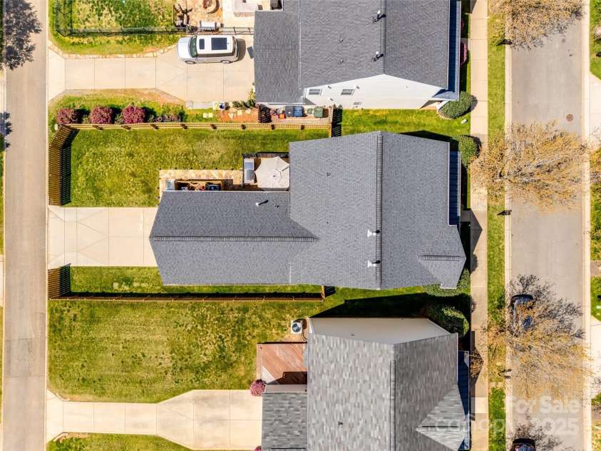 15613 Troubadour Lane, Huntersville, NC 28078.  MLS# CAR4245740, YatesRealty ID 26698. 