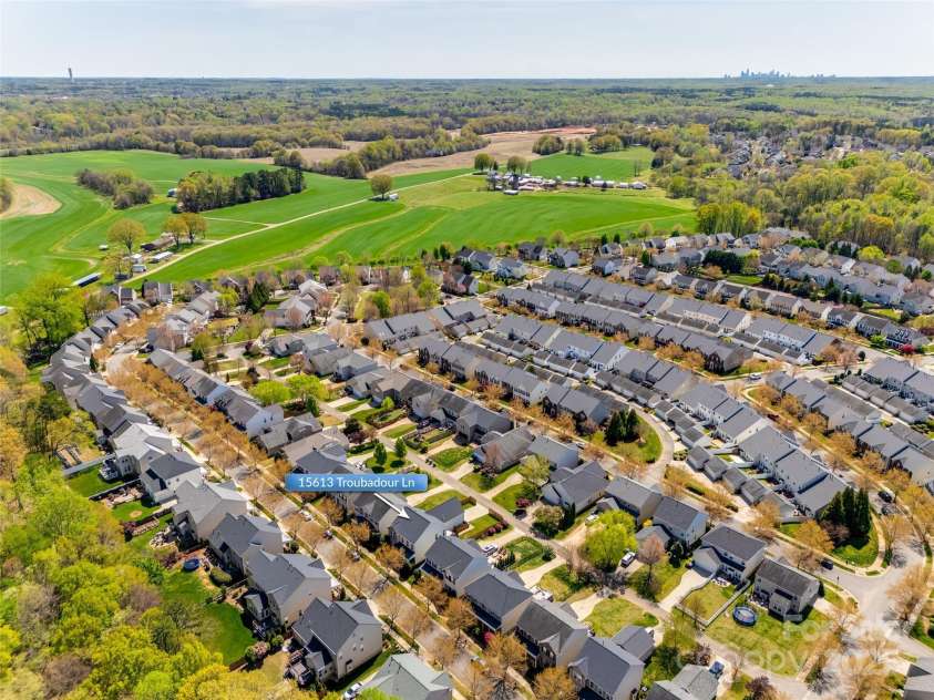 15613 Troubadour Lane, Huntersville, NC 28078.  MLS# CAR4245740, YatesRealty ID 26698. 