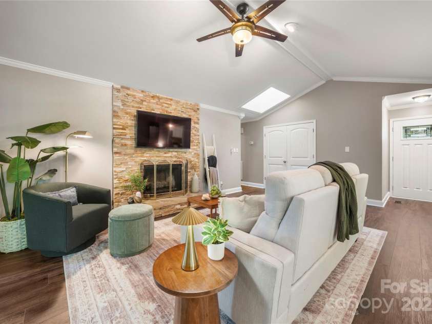 7 Turtle Lane, Clover, SC 29710.  MLS# CAR4257060, YatesRealty ID 26699. 