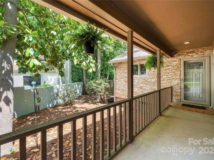 7 Turtle Lane, Clover, SC 29710.  MLS# CAR4257060, YatesRealty ID 26699. Covered entry way