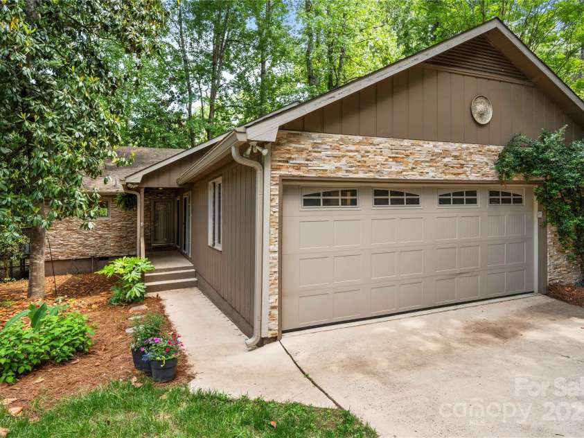 7 Turtle Lane, Clover, SC 29710.  MLS# CAR4257060, YatesRealty ID 26699. Front of the home