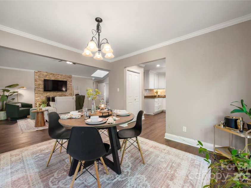 7 Turtle Lane, Clover, SC 29710.  MLS# CAR4257060, YatesRealty ID 26699. Open concept flow from living,dinning,kitcehn and all seasons