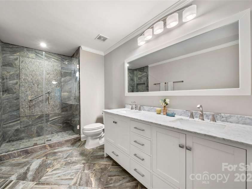 7 Turtle Lane, Clover, SC 29710.  MLS# CAR4257060, YatesRealty ID 26699. Primary bathroom