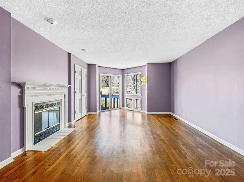 140 Overlook Drive, Flat Rock, NC 28731.  MLS# CAR4233590, YatesRealty ID 267. 