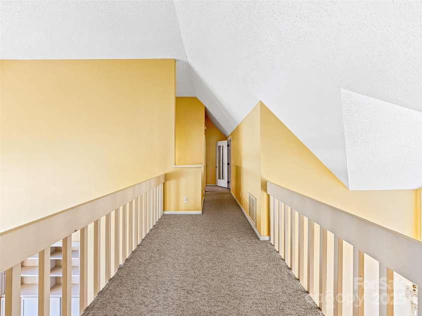 140 Overlook Drive, Flat Rock, NC 28731.  MLS# CAR4233590, YatesRealty ID 267. 