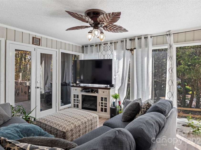150 Norman Road, Winston Salem, NC 27106.  MLS# CAR4199725, YatesRealty ID 267. 