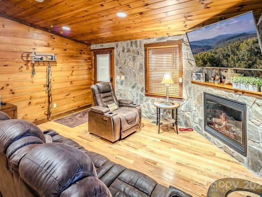719 Pine Ridge Road, Beech Mountain, NC 28604.  MLS# CAR4315969, YatesRealty ID 267. 