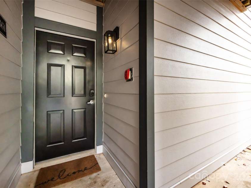 18861 Vineyard Point Lane, Cornelius, NC 28031.  MLS# CAR4228718, YatesRealty ID 2670. 