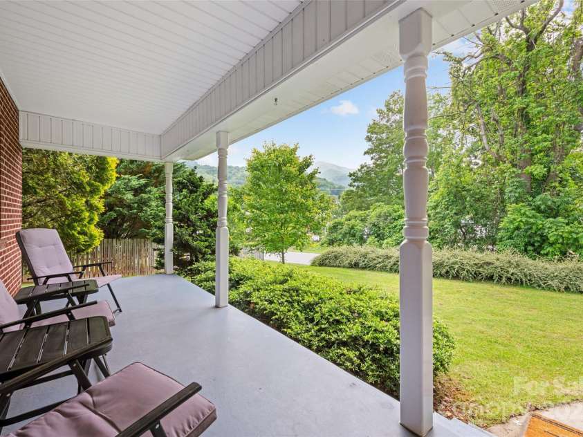 58 Campbell Creek Road, Maggie Valley, NC 28751.  MLS# CAR4267072, YatesRealty ID 26700. 