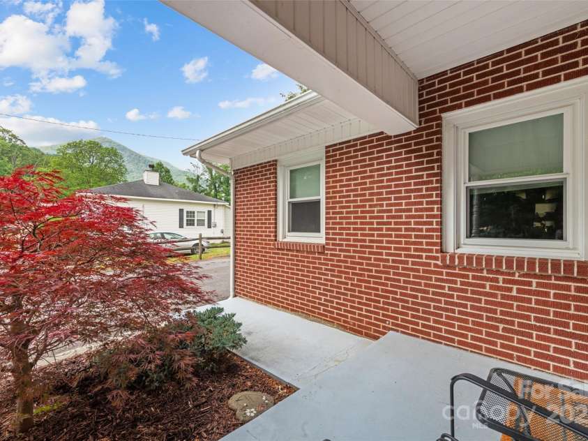 58 Campbell Creek Road, Maggie Valley, NC 28751.  MLS# CAR4267072, YatesRealty ID 26700. 