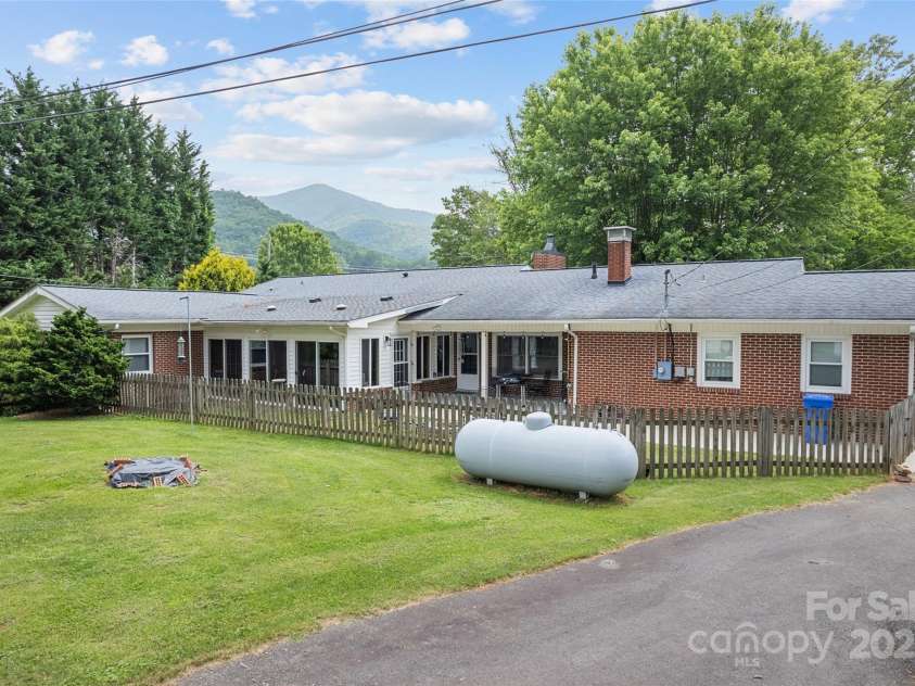 58 Campbell Creek Road, Maggie Valley, NC 28751.  MLS# CAR4267072, YatesRealty ID 26700. 