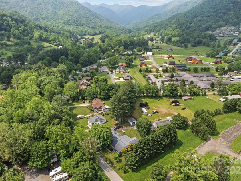 58 Campbell Creek Road, Maggie Valley, NC 28751.  MLS# CAR4267072, YatesRealty ID 26700. 