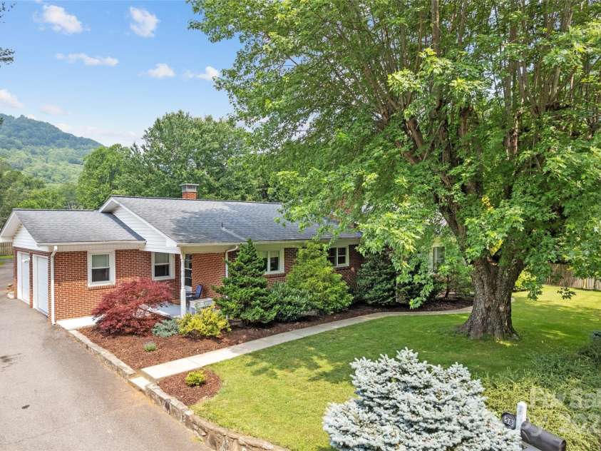 58 Campbell Creek Road, Maggie Valley, NC 28751.  MLS# CAR4267072, YatesRealty ID 26700. 
