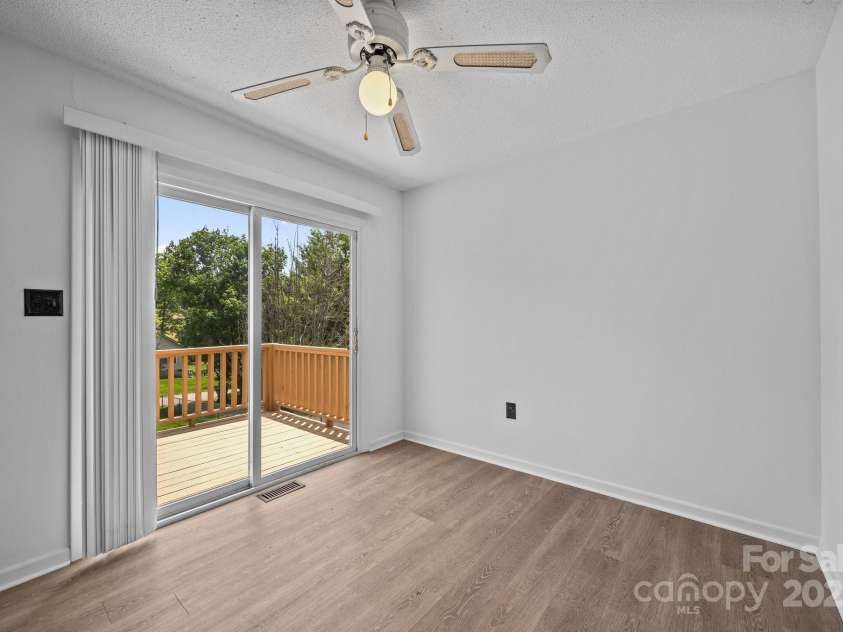 520 Forest Street, Mars Hill, NC 28754.  MLS# CAR4268414, YatesRealty ID 26701. 