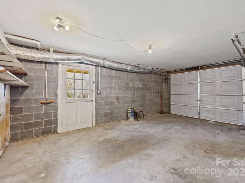 520 Forest Street, Mars Hill, NC 28754.  MLS# CAR4268414, YatesRealty ID 26701. 