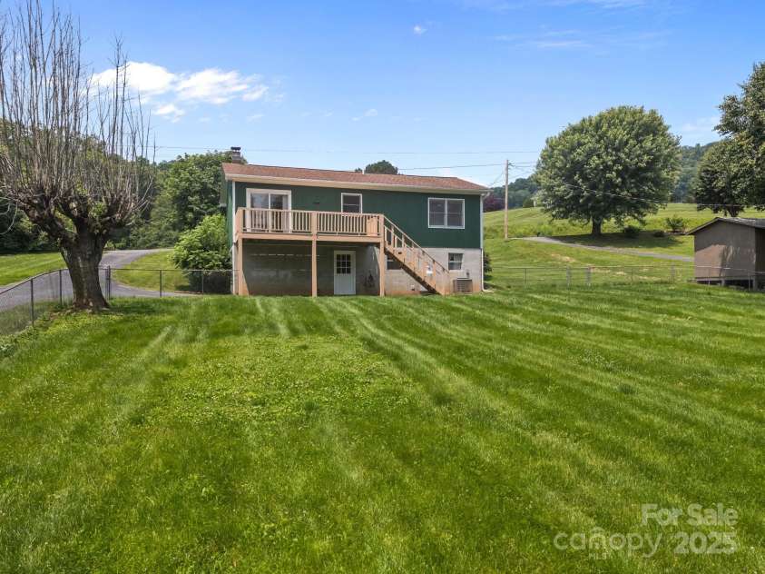 520 Forest Street, Mars Hill, NC 28754.  MLS# CAR4268414, YatesRealty ID 26701. 