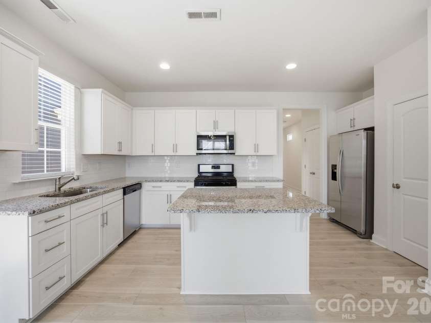 2015 Claybrook Lane, Denver, NC 28037.  MLS# CAR4383602, YatesRealty ID 26702. 