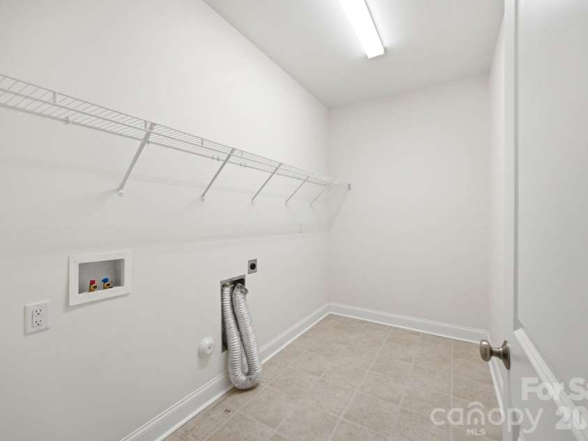 2015 Claybrook Lane, Denver, NC 28037.  MLS# CAR4383602, YatesRealty ID 26702. 