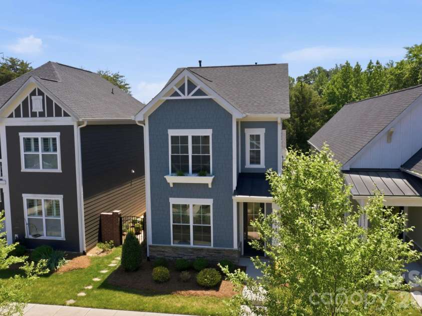 2015 Claybrook Lane, Denver, NC 28037.  MLS# CAR4383602, YatesRealty ID 26702. 