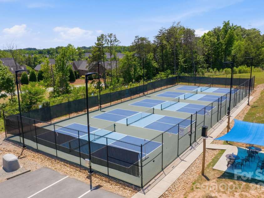 2015 Claybrook Lane, Denver, NC 28037.  MLS# CAR4383602, YatesRealty ID 26702. 